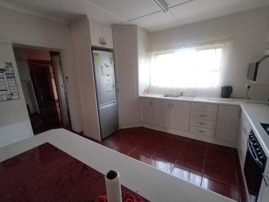 6 Bedroom Property for Sale in Kruisfontein Eastern Cape